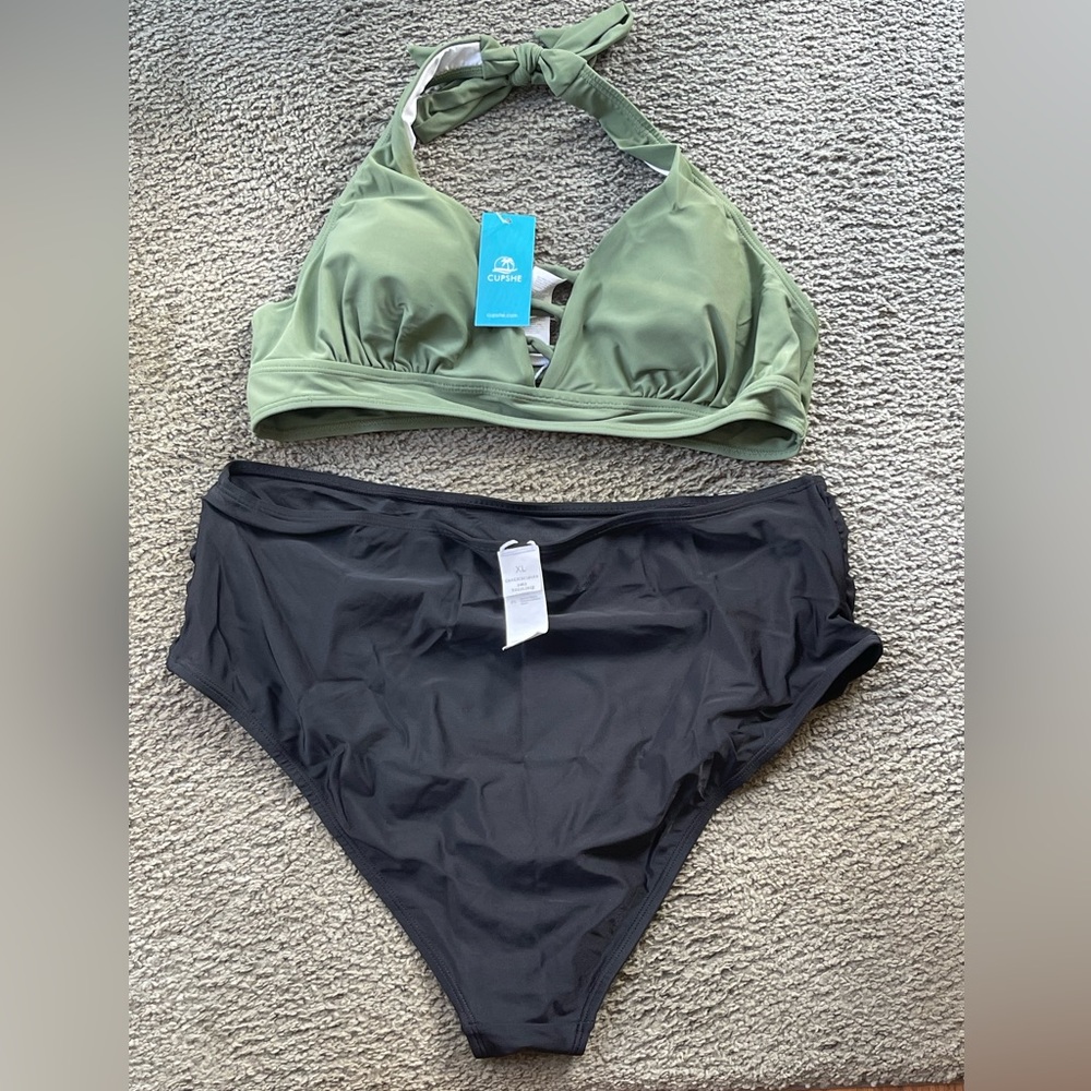NWT-2 PIECE SWIMSUIT BY CUPSHE! Green top & Black Bottoms. Tie at neck.